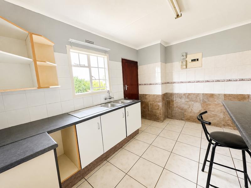 To Let 4 Bedroom Property for Rent in Northcrest Eastern Cape